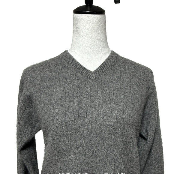 Geoffrey Beene Sweater Womens Large Gray Cashmere V Neck Pullover Career Luxury - Picture 1 of 9